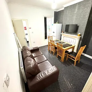 Guest house Three Rose Manor At Warwick Road Near Airport, Birmingham